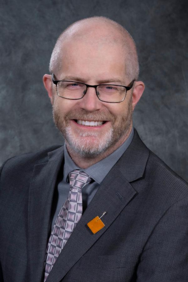 Portrait of board member Garth Frizzell